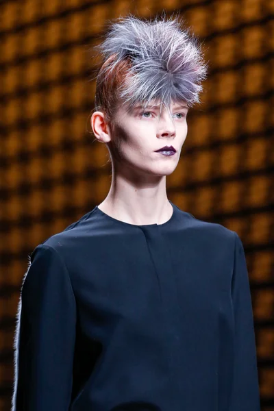 Look 12